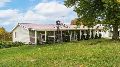 5975 Cambridge Rd, New Concord, OH 43762