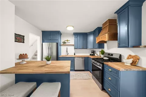 Kitchen - 9008 Wilverne Dr, Windham, OH 44288 photo 5 of 5