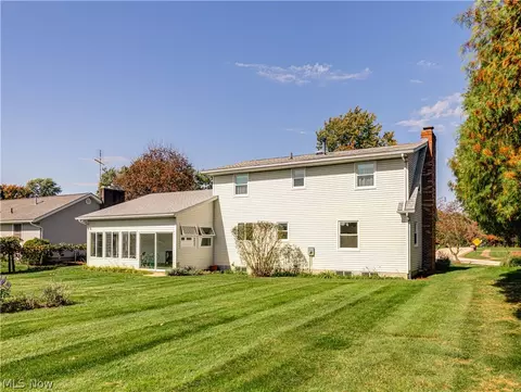 Exterior - 322 Rivermoor Dr, Mogadore, OH 44260 photo 4 of 5