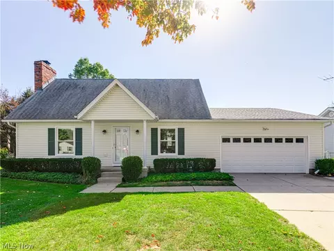 322 Rivermoor Dr, Mogadore, OH 44260