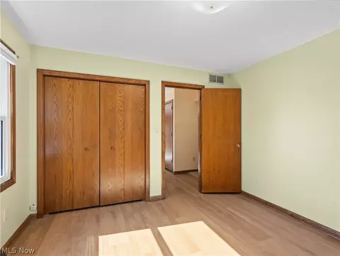 Bedroom - 322 Rivermoor Dr, Mogadore, OH 44260 photo 2 of 7