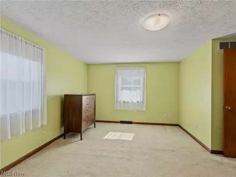 Bedroom - 322 Rivermoor Dr, Mogadore, OH 44260 photo 4 of 7