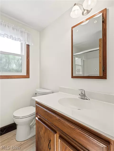 Bath - 322 Rivermoor Dr, Mogadore, OH 44260 photo 1 of 2