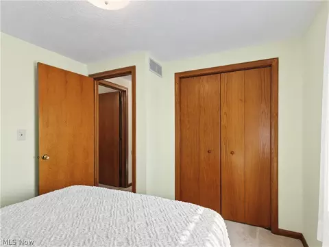 Bedroom - 322 Rivermoor Dr, Mogadore, OH 44260 photo 6 of 7