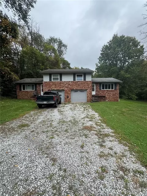 1019-1021 Waterloo Rd, Suffield, OH 44260