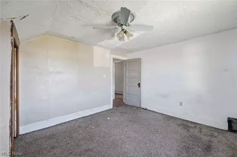 Bedroom - 4040 Saint Clair St, Willoughby, OH 44094 photo 3 of 7