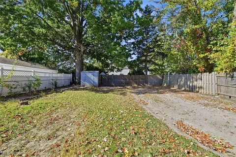Exterior - 4040 Saint Clair St, Willoughby, OH 44094 photo 5 of 5