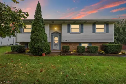 1242 Frost Rd, Streetsboro, OH 44241
