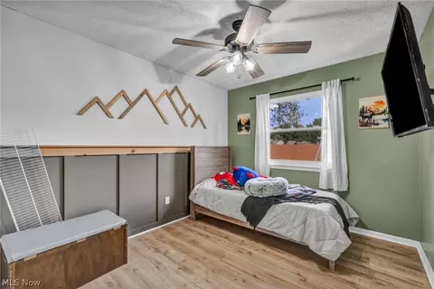 Bedroom - 318 Sandpiper Ave, Elyria, OH 44035 photo 3 of 4