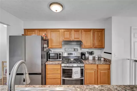 Kitchen - 318 Sandpiper Ave, Elyria, OH 44035 photo 1 of 3