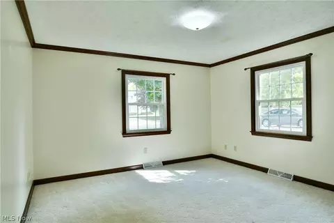 Bedroom - 190 Maple Leaf Dr, Hubbard, OH 44425 photo 3 of 7