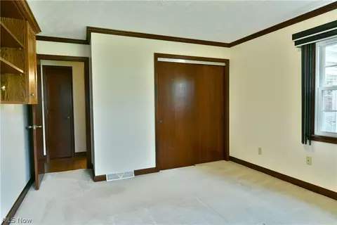 Bedroom - 190 Maple Leaf Dr, Hubbard, OH 44425 photo 2 of 7