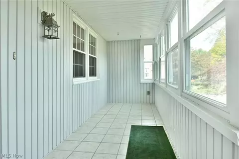 Exterior - 190 Maple Leaf Dr, Hubbard, OH 44425 photo 3 of 6