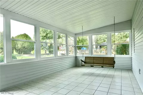 Exterior - 190 Maple Leaf Dr, Hubbard, OH 44425 photo 5 of 6