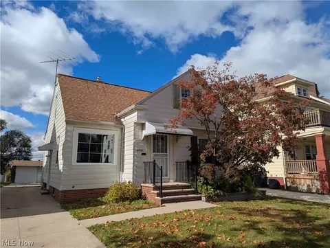 4712 E 93rd St, Garfield Heights, OH 44125