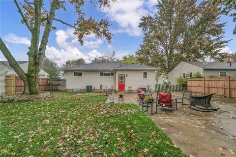 Exterior - 653 Lucille Dr, Elyria, OH 44035 photo 4 of 6
