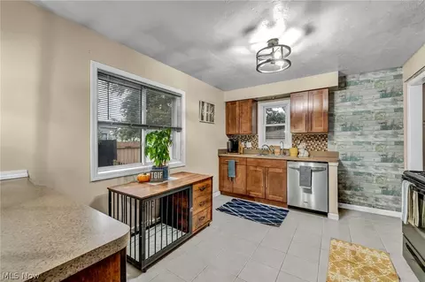 Kitchen - 653 Lucille Dr, Elyria, OH 44035 photo 1 of 5