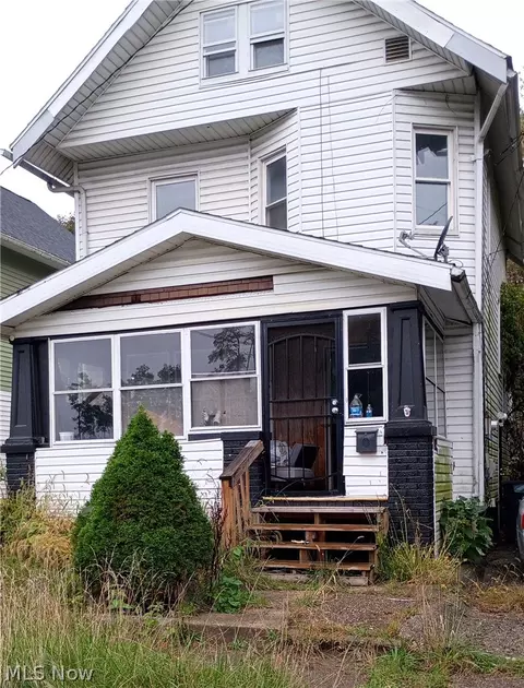 534 Douglas St, Akron, OH 44307