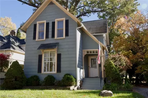 25 N Park St, Oberlin, OH 44074