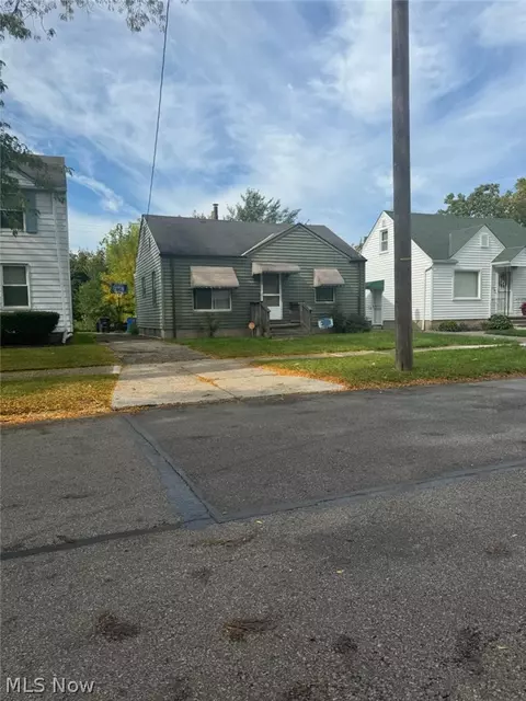 3292 E 147th St, Cleveland, OH 44120