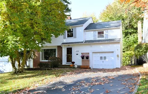 1528 Lyndhurst Rd, Lyndhurst, OH 44124