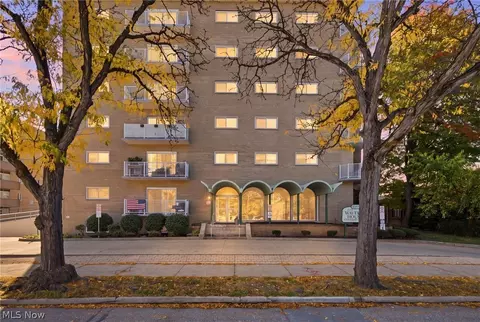 14567 Madison Ave #303, Lakewood, OH 44107