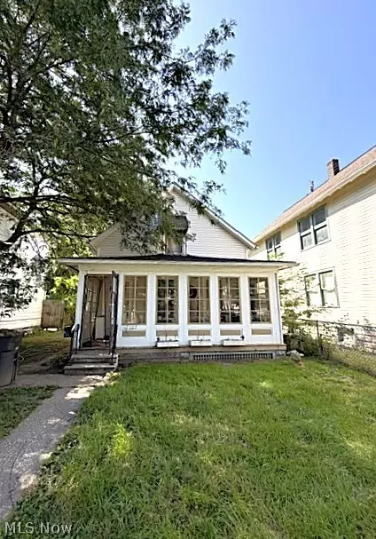 7107 Lawn Ave, Cleveland, OH 44102