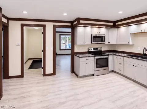 Entry Way - 3843 Globe Ave, Lorain, OH 44055 photo 1 of 2