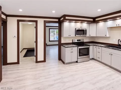Entry Way - 3843 Globe Ave, Lorain, OH 44055 photo 1 of 2