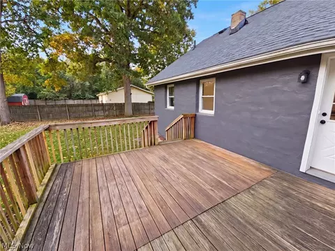 Exterior - 3843 Globe Ave, Lorain, OH 44055 photo 4 of 9