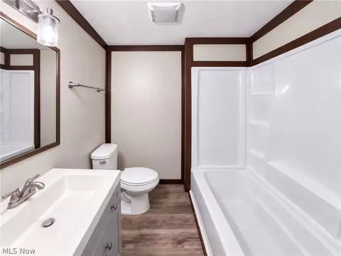 Bath - 3843 Globe Ave, Lorain, OH 44055 photo 2 of 2