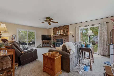 Living - 81 Pinecrest Dr, Washington, WV 26181 photo 5 of 5