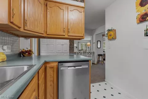 Kitchen - 81 Pinecrest Dr, Washington, WV 26181 photo 2 of 3