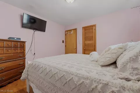 Bedroom - 81 Pinecrest Dr, Washington, WV 26181 photo 2 of 4