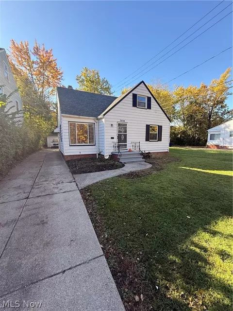 3694 Grosvenor Rd, Cleveland Heights, OH 44118