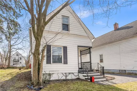 3401 Roanoke Ave, Cleveland, OH 44109