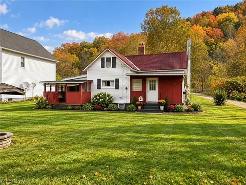 56723 Circle Dr, Jacobsburg, OH 43933