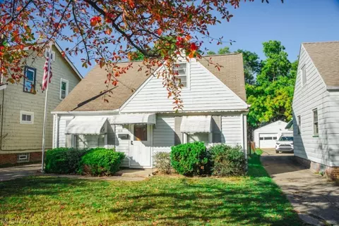 14116 Carrydale Ave, Cleveland, OH 44111