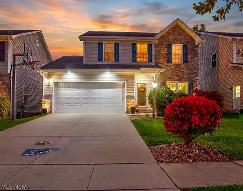 10399 Fox Hollow Cir, Twinsburg, OH 44087