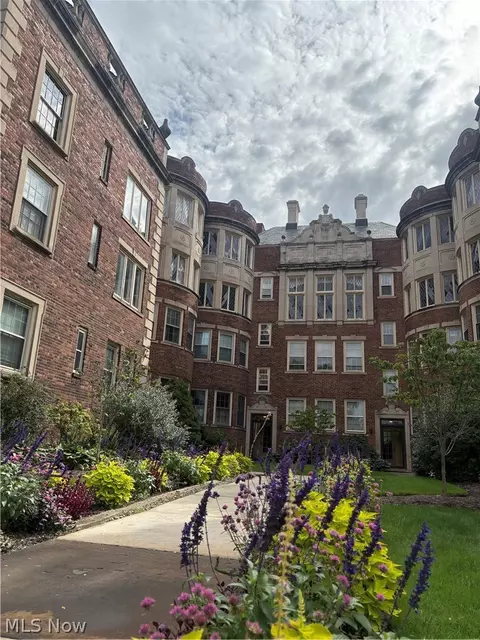 16300 Van Aken Blvd #202A, Shaker Heights, OH 44120