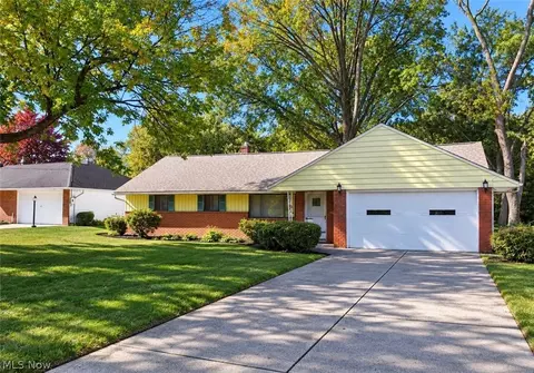 470 Karl Dr, Richmond Heights, OH 44143