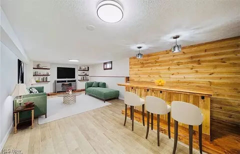 Living - 3585 Jefferson Rd, Ashtabula, OH 44004 photo 2 of 3