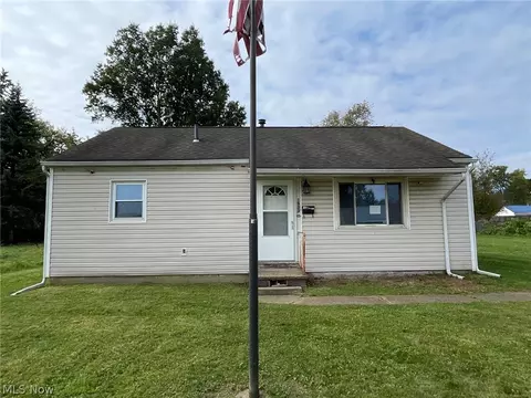 1933 Bollinger Ave NE, Canton, OH 44705