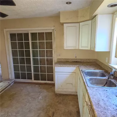 Kitchen - 43650 Lafferty Rd, Flushing, OH 43977 photo 1 of 1