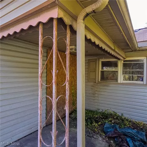 Exterior - 43650 Lafferty Rd, Flushing, OH 43977 photo 3 of 8
