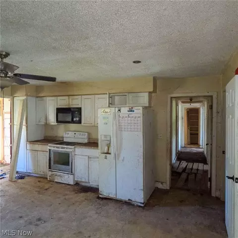 Entry Way - 43650 Lafferty Rd, Flushing, OH 43977 photo 4 of 4