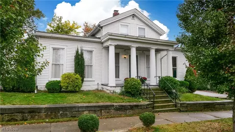 131 N Walnut St, Ravenna, OH 44266