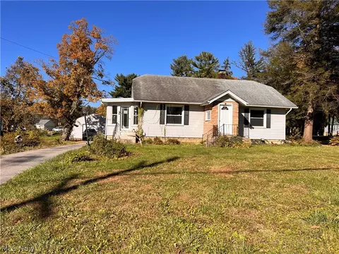 830 E South Range Rd, North Lima, OH 44452