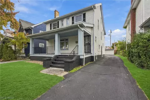 2119 Hampstead Rd, Cleveland Heights, OH 44118