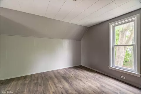Bedroom - 904 Work Dr, Akron, OH 44320 photo 10 of 10